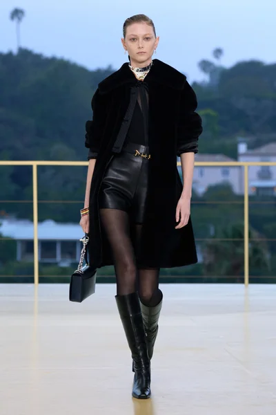 Look 23